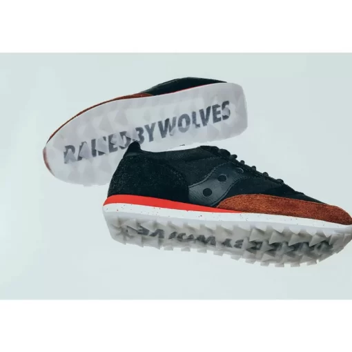 Hombre Saucony Jazz* X Raised By Wolves Jazz 81 Grey / Black